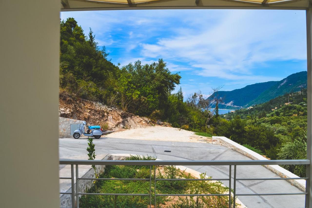 Av Apartment Áyios Nikítas Exterior foto